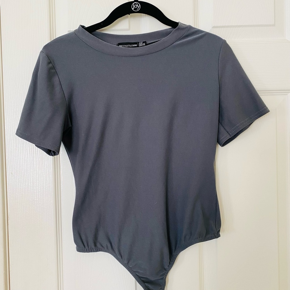 PRETTYLITTLETHING Body Suit Top- US 8 - Gray - Short Sleeve top.